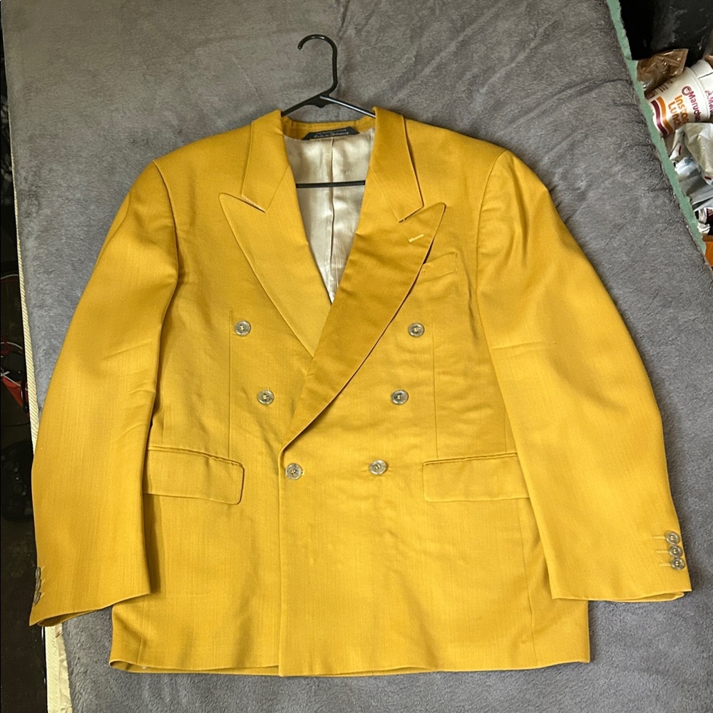 Vibrant Yellow Double-Breasted Men's Blazer